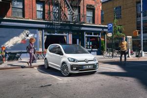 Volkswagen up! R-Line 2018 года